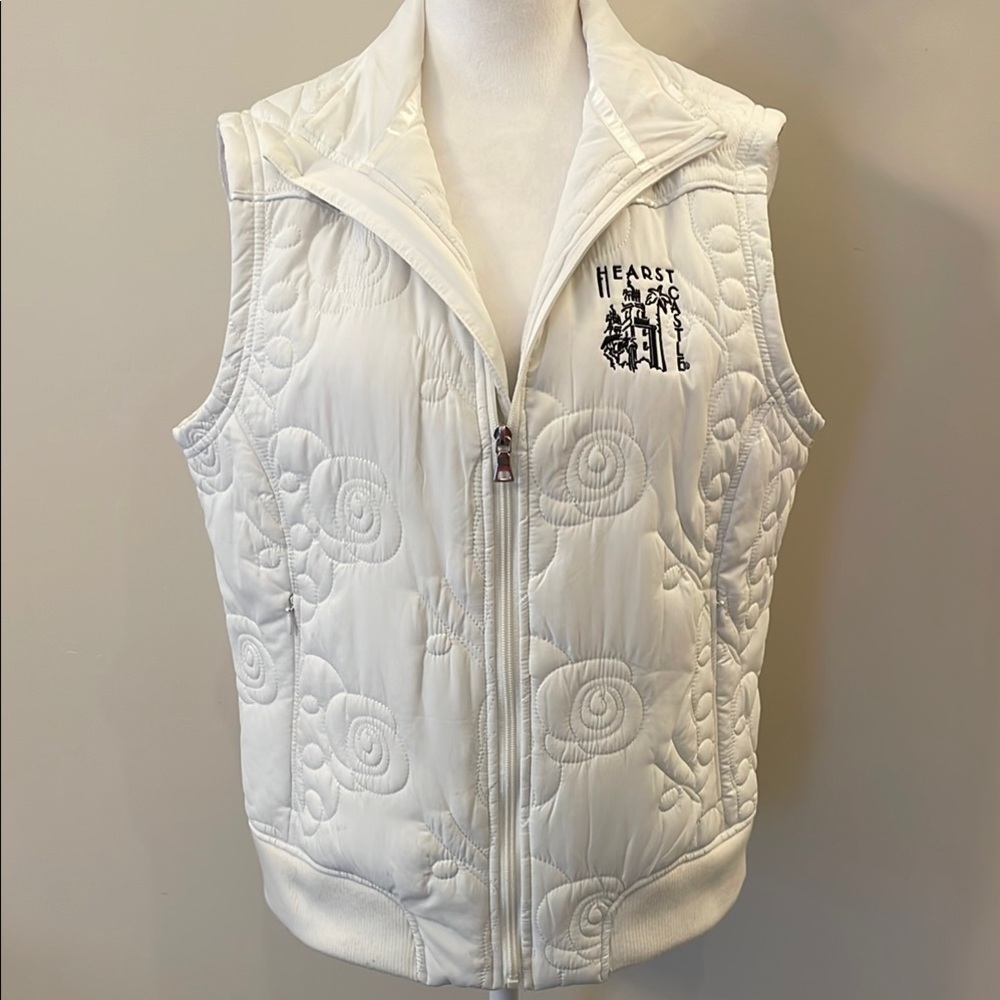 Levelwear White Puffer Quilted Vest with Paisley Stitching Hearst Castle